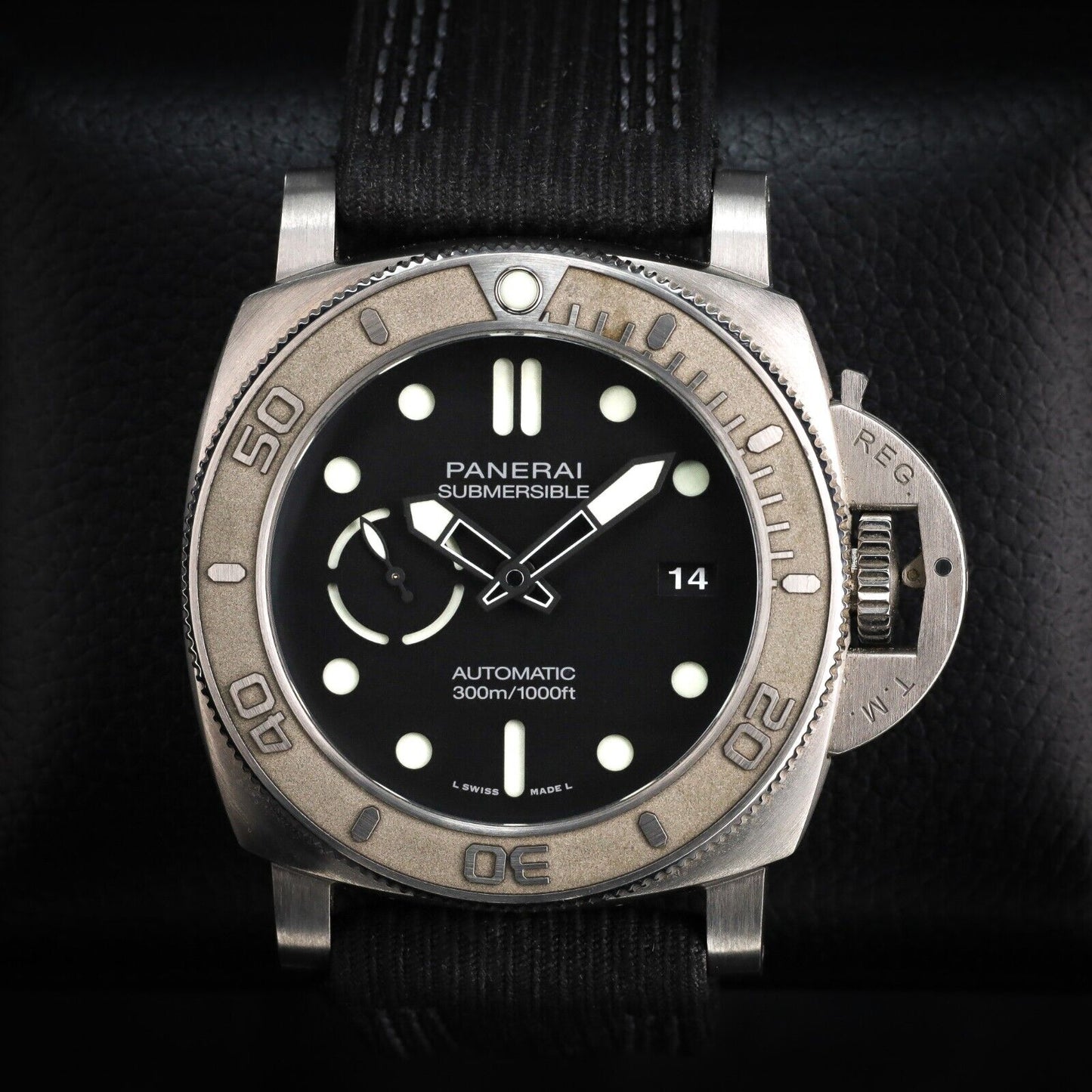 Panerai Submersible Titanium Black Unisex Watch Black Dial - PAM00984