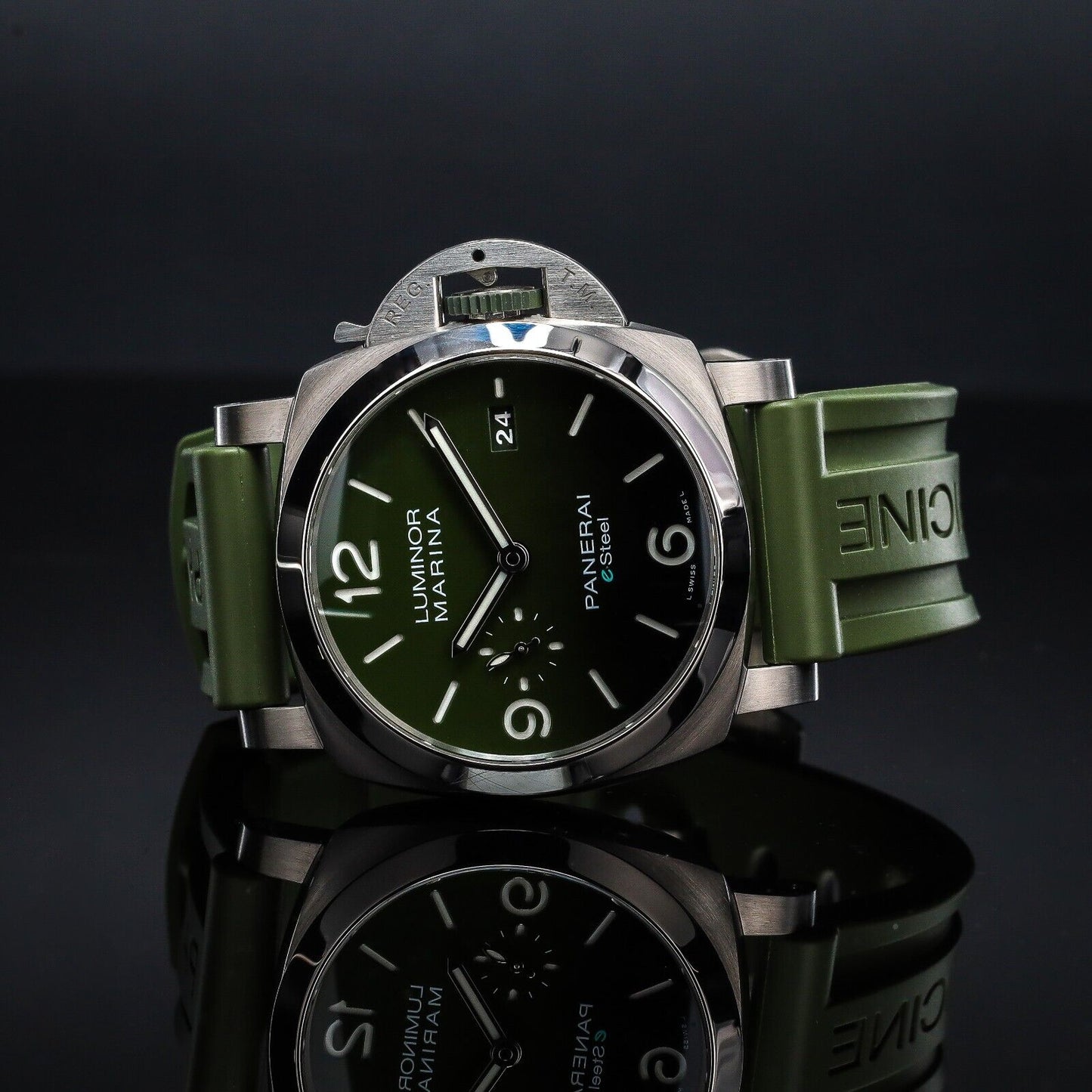 Panerai Luminor Marina 44mm Men's Green Watch Green Black Dial - PAM01356