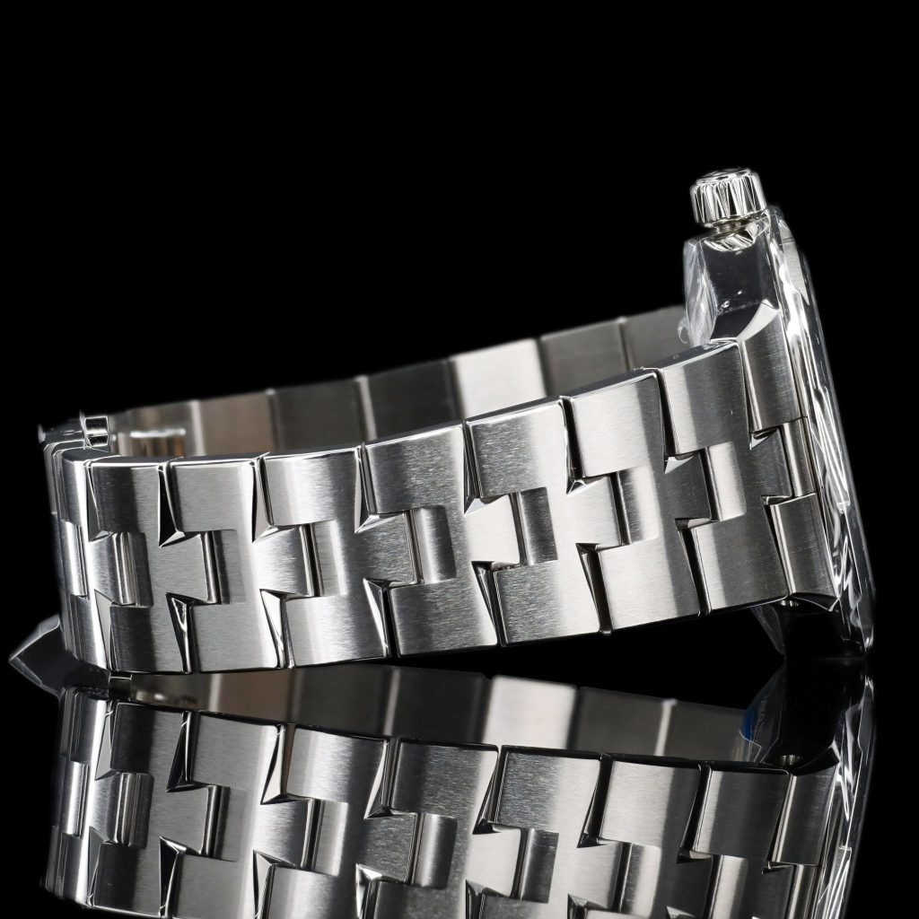 Vacheron Constantin Overseas Self Winding Blue