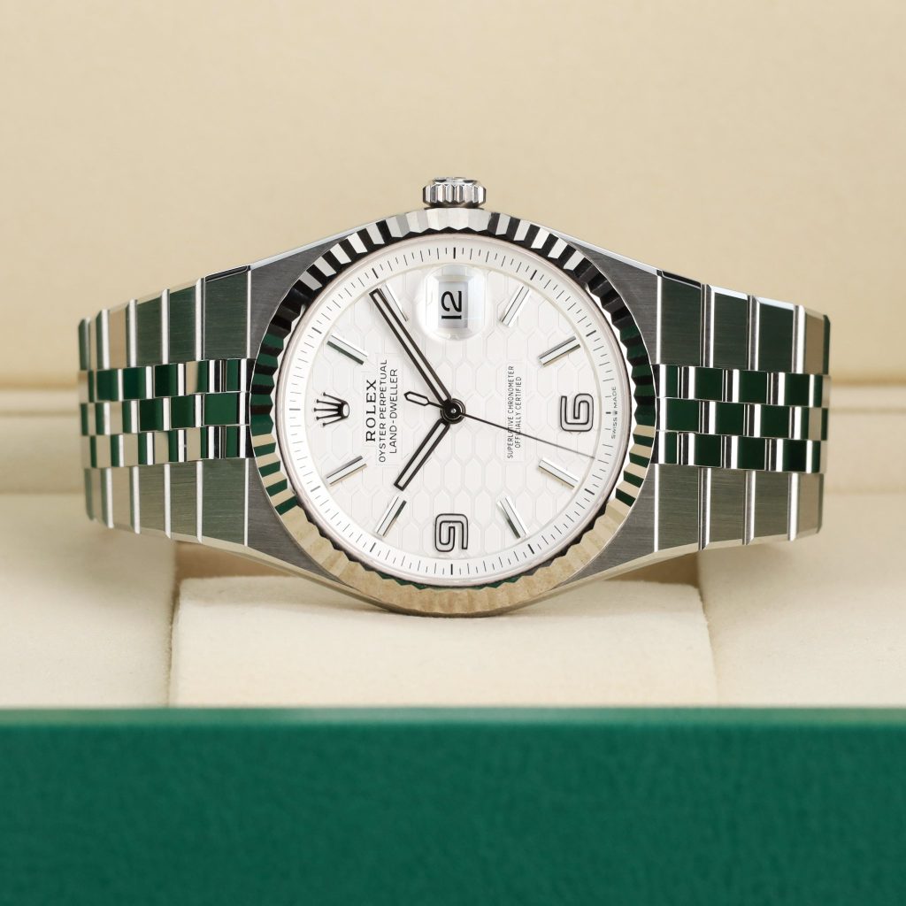 Rolex Land-Dweller Land-Dweller 36 Oystersteel – White Gold / White / Flat Jubilee