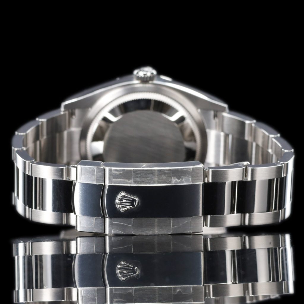 Rolex Datejust Stainless Steel / Fluted / Silver Roman-Diamonds / Oyster
