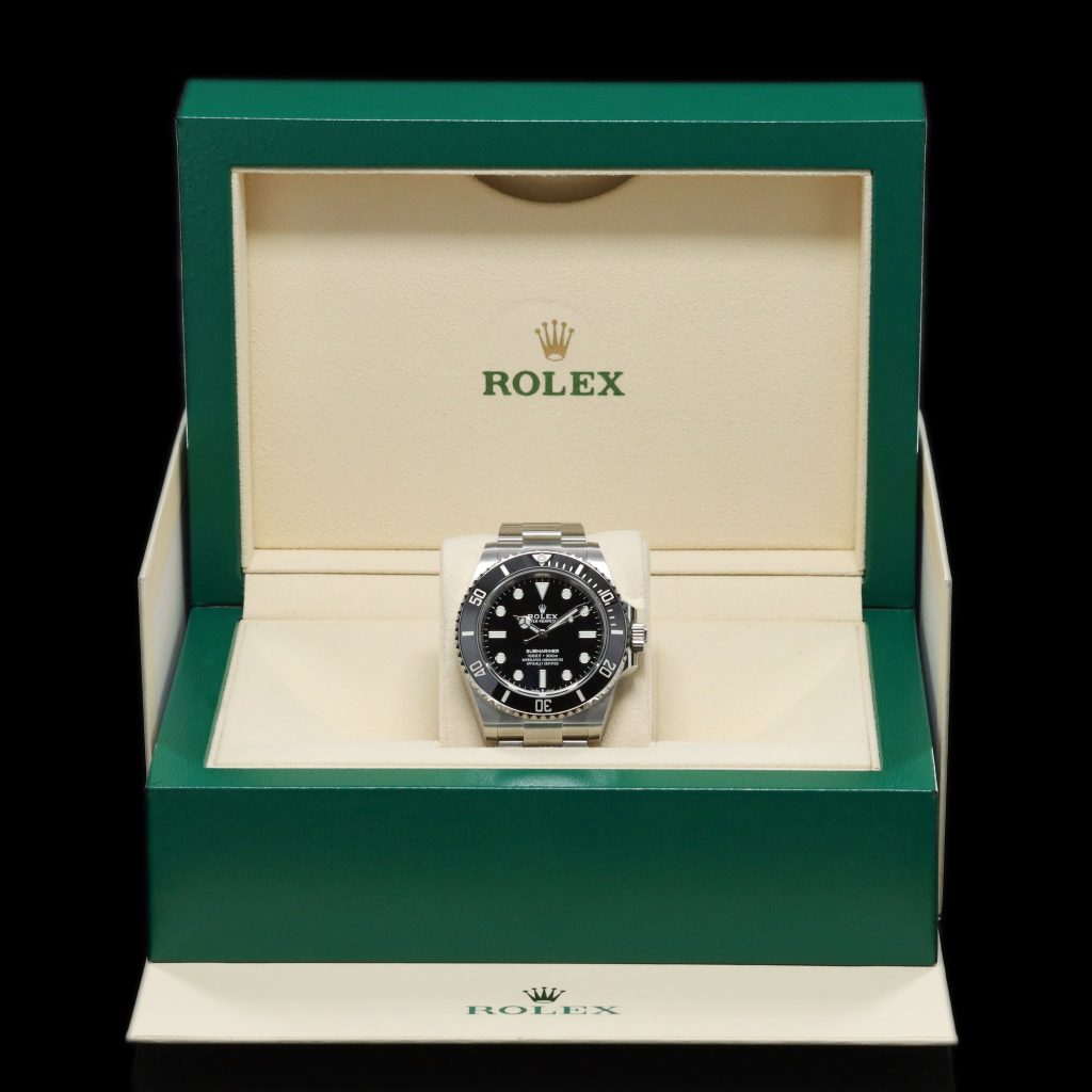 Rolex Submariner No-Date 41 / Stainless Steel / Black / Cerachrom