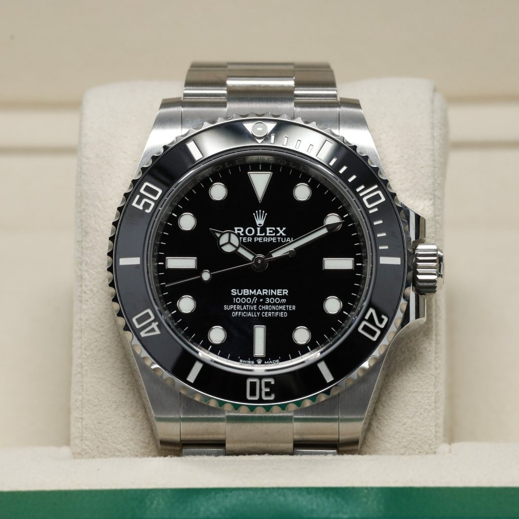 Rolex Submariner No-Date 41 / Stainless Steel / Black / Cerachrom
