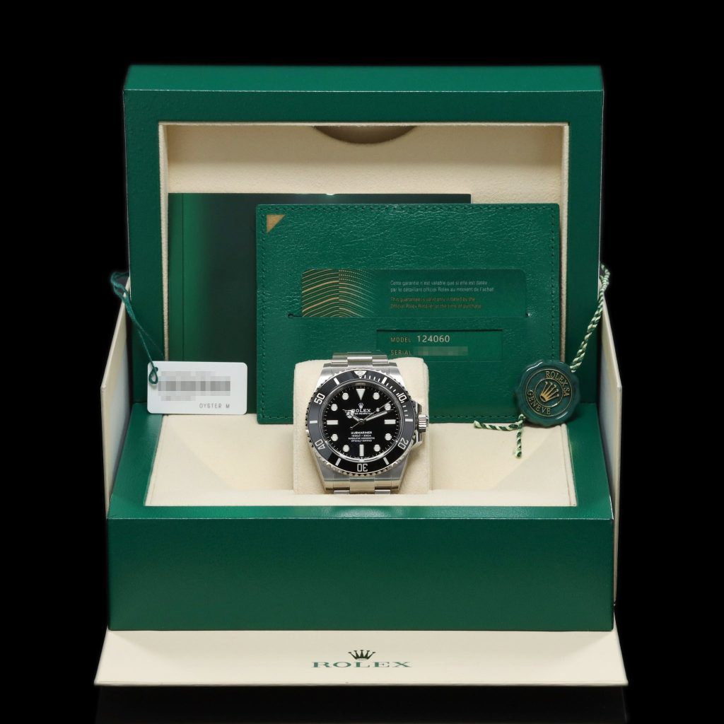 Rolex Submariner No-Date 41 / Stainless Steel / Black / Cerachrom