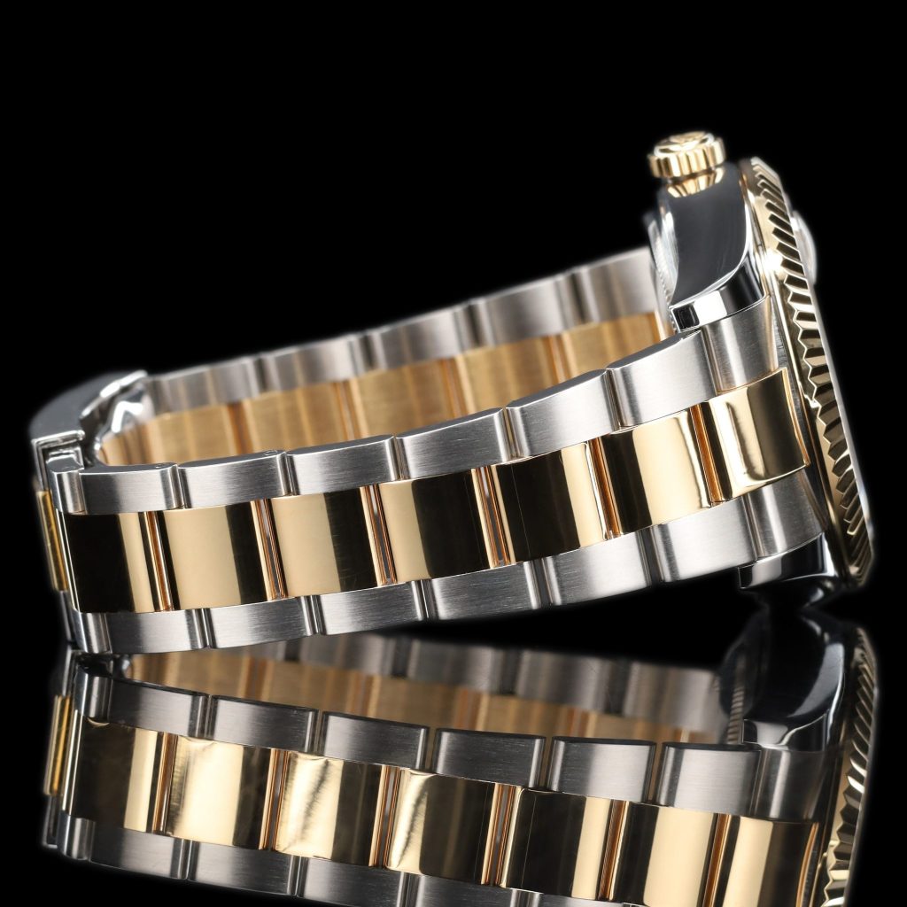 Rolex Sky-Dweller Sky-Dweller Stainless Steel / Yellow Gold / Champagne