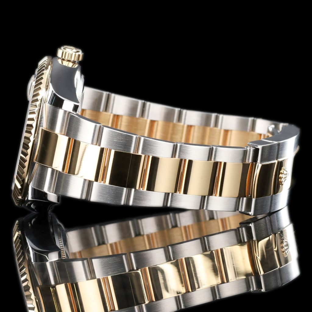 Rolex Sky-Dweller Sky-Dweller Stainless Steel / Yellow Gold / Champagne
