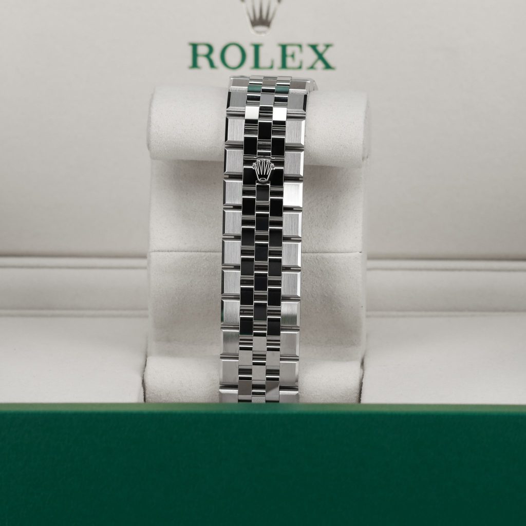 Rolex Land-Dweller Land-Dweller 36 Oystersteel – White Gold / White / Flat Jubilee