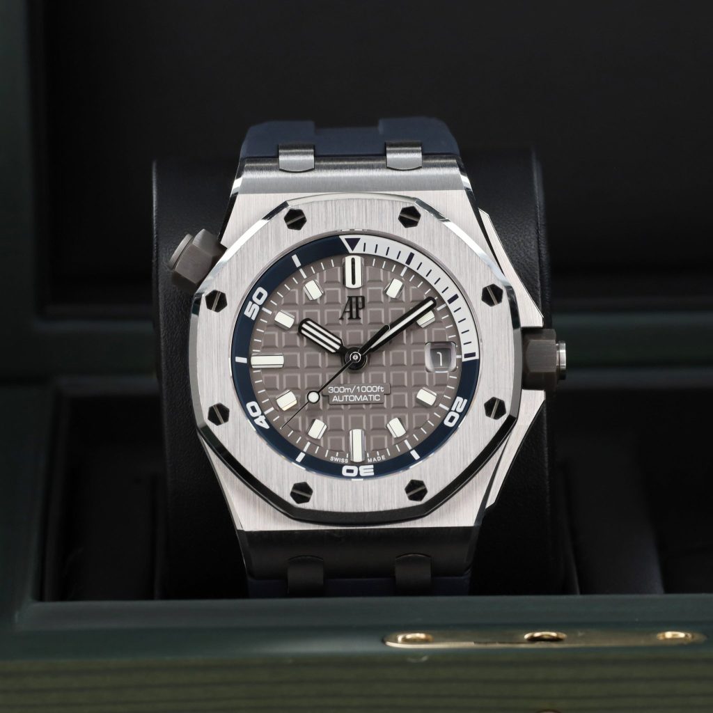 AP Royal Oak Offshore Diver Stainless Steel / Grey
