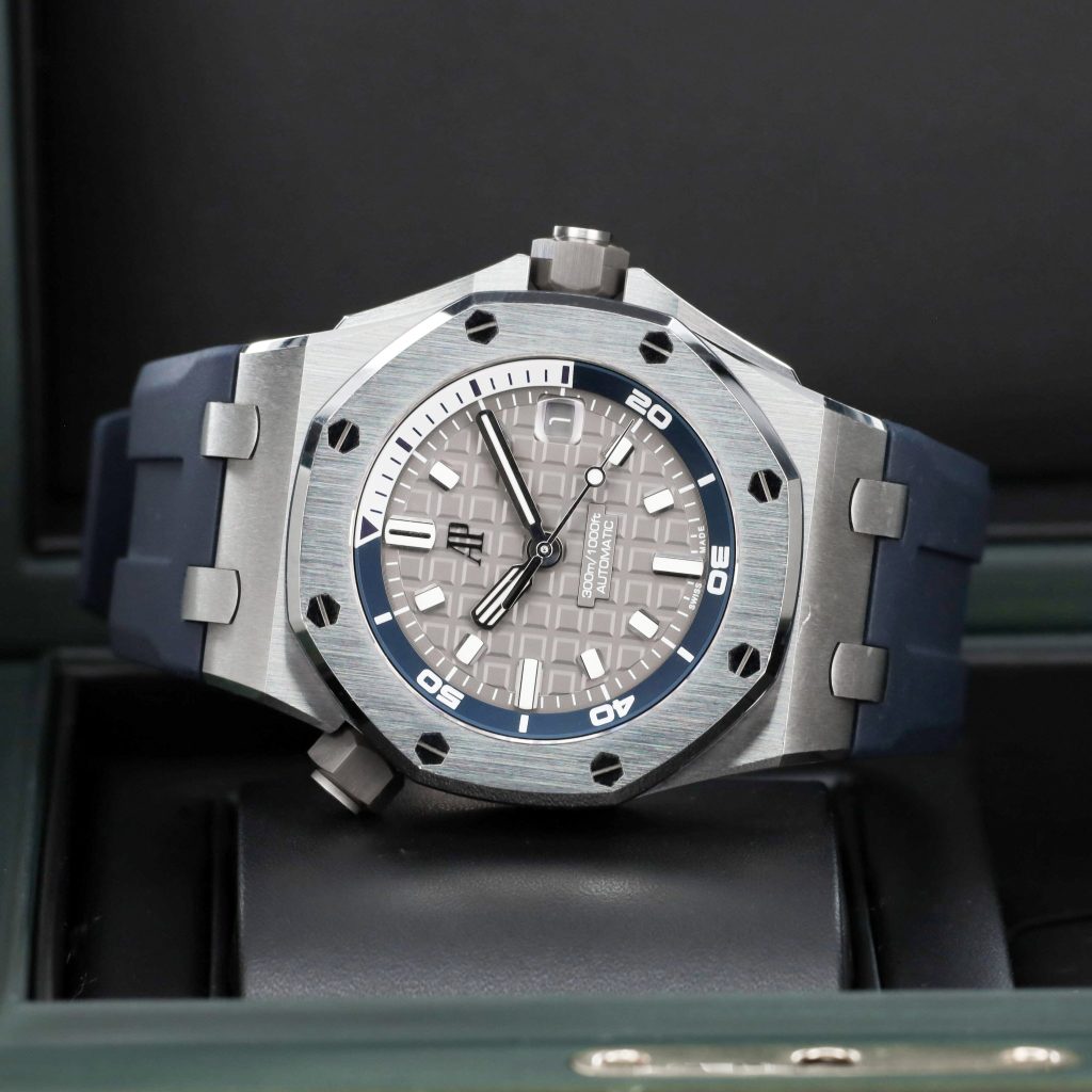 AP Royal Oak Offshore Diver Stainless Steel / Grey