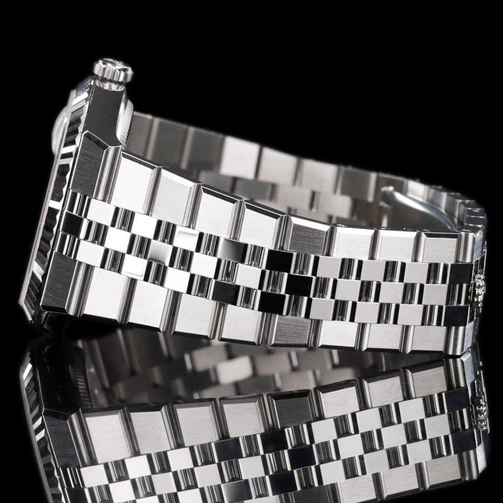 Rolex Land-Dweller Land-Dweller 36 Oystersteel – White Gold / White / Flat Jubilee